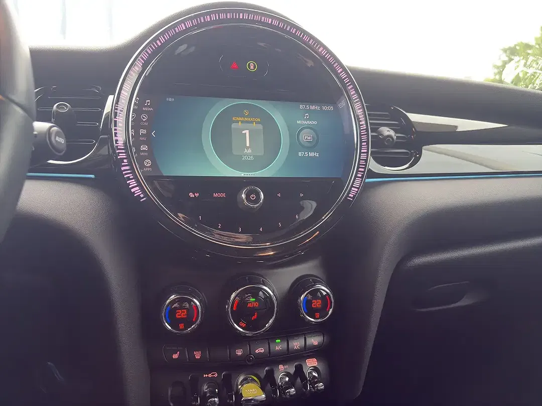 MINI Cooper SE - Thumbnail 8