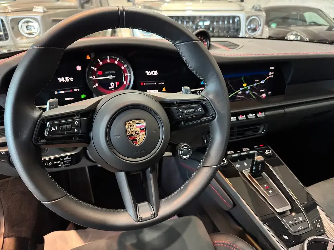 Porsche 911 - Thumbnail 10