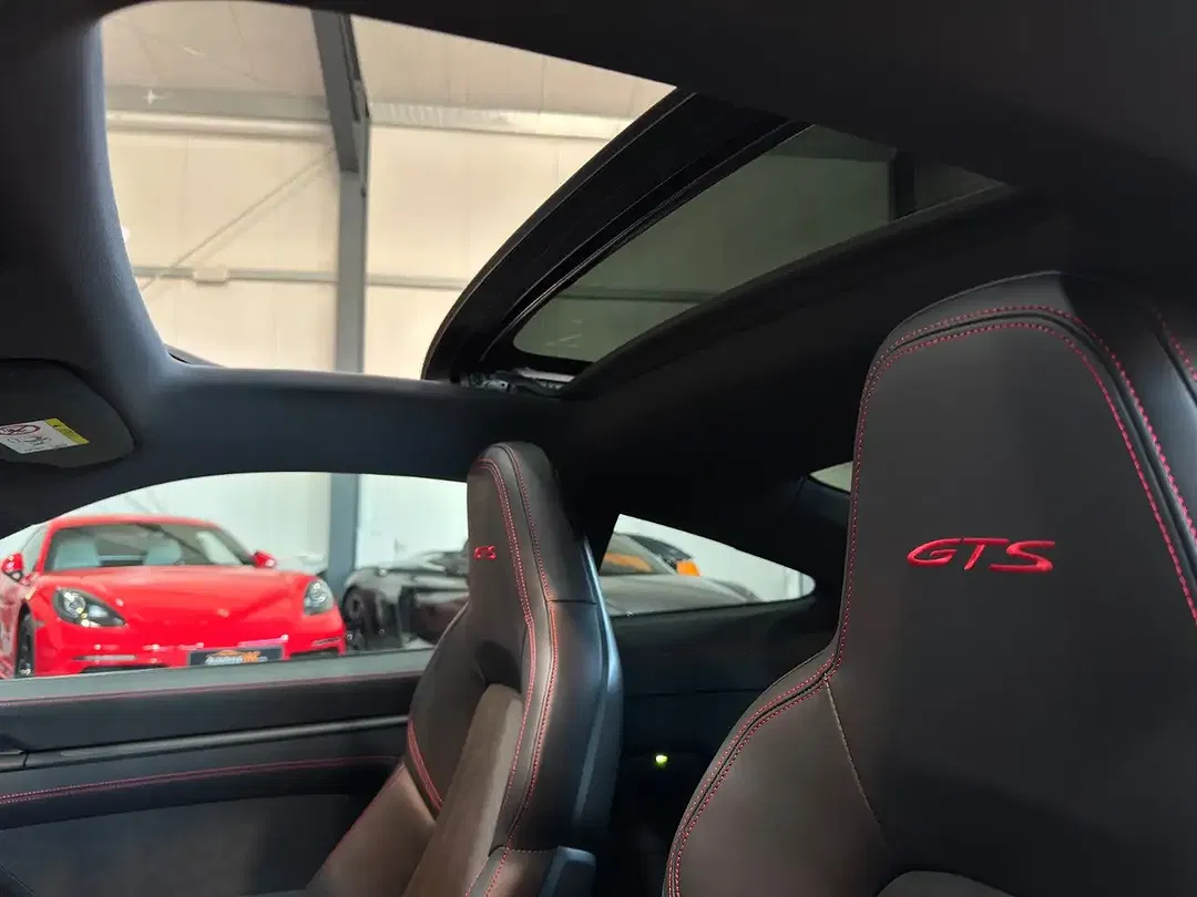Porsche 911 - Thumbnail 11