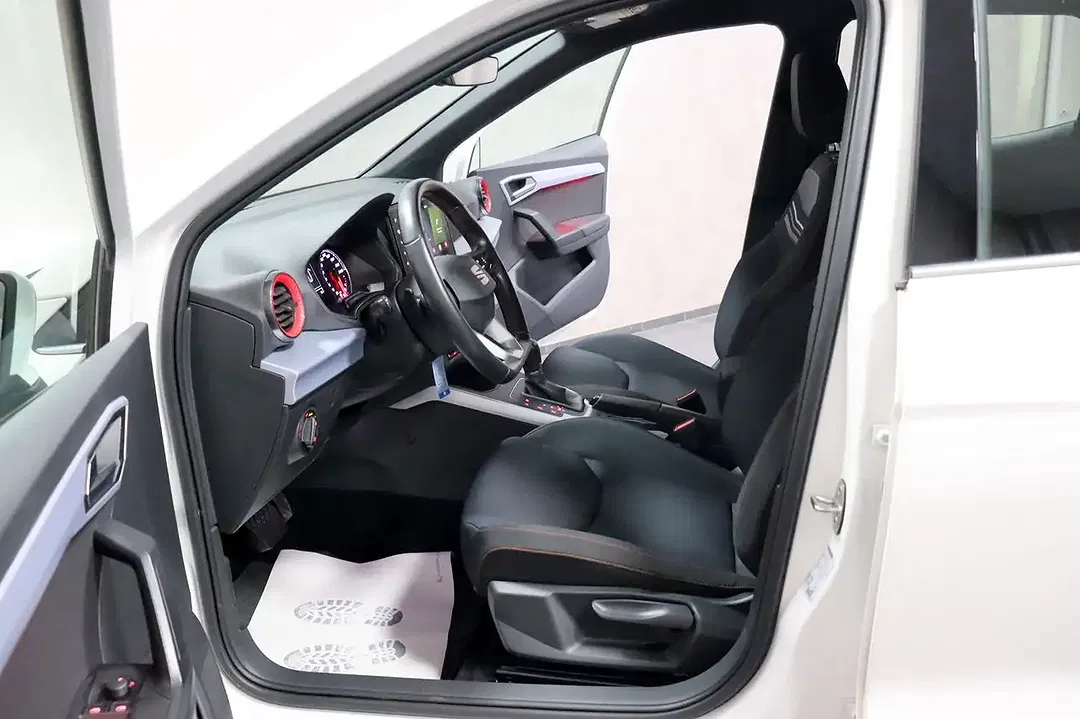 SEAT Arona - Thumbnail 3