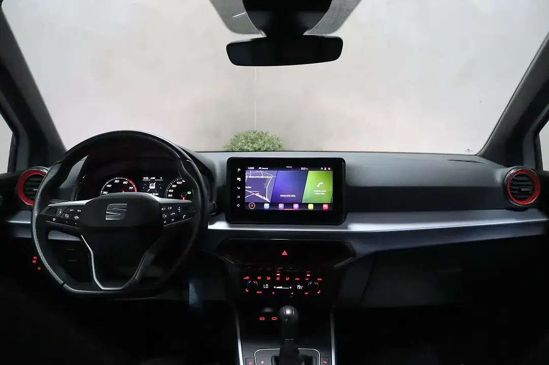 SEAT Arona - Thumbnail 4
