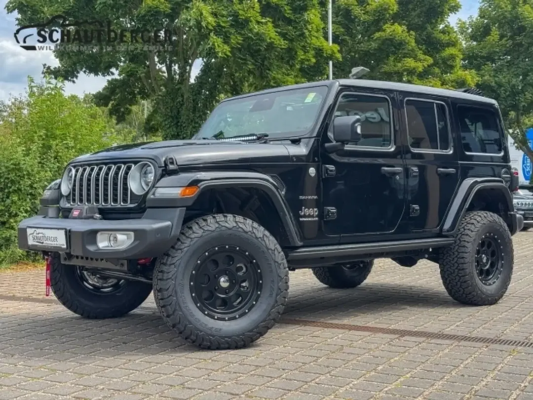 Jeep Wrangler - Thumbnail 3