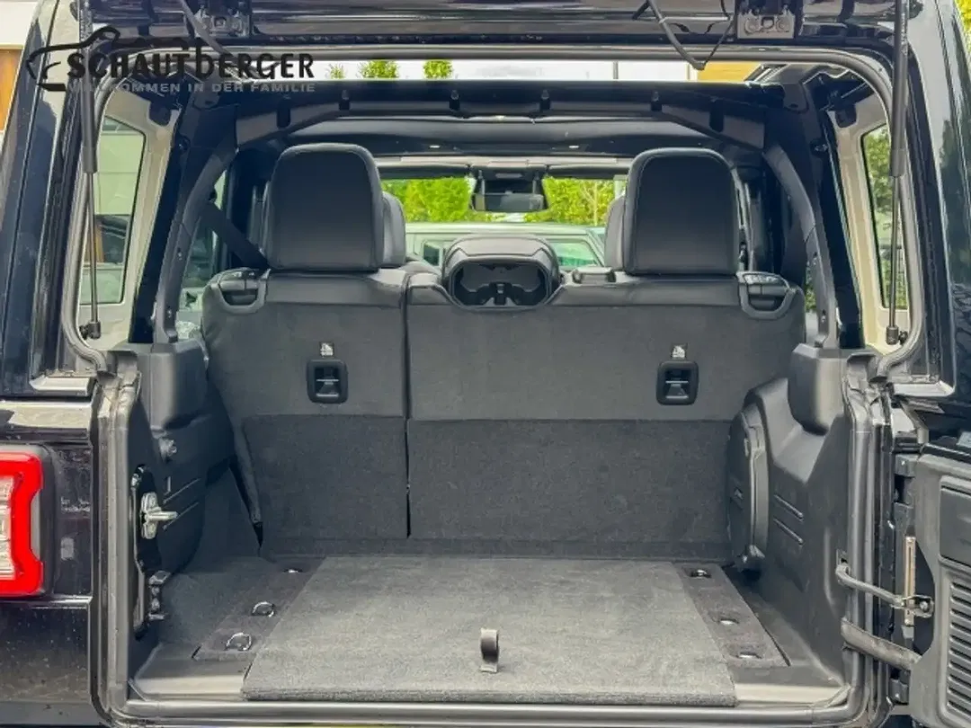 Jeep Wrangler - Thumbnail 8