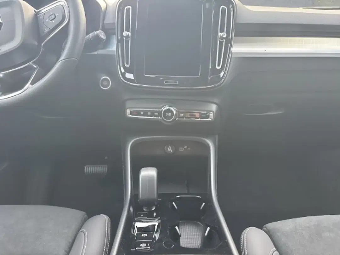 Volvo XC40 - Thumbnail 13