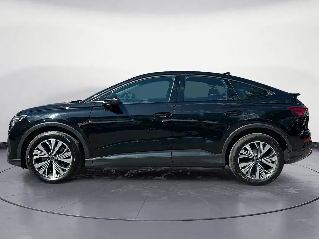 Audi Q4 e-tron - Thumbnail 2