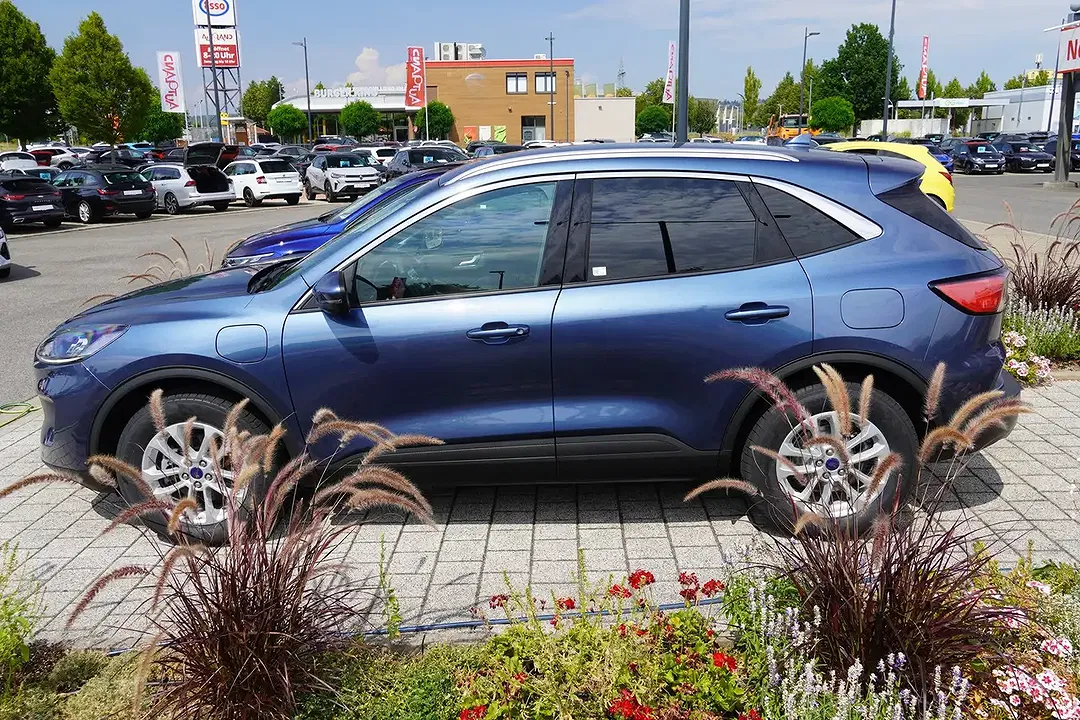 Ford Kuga - Thumbnail 4