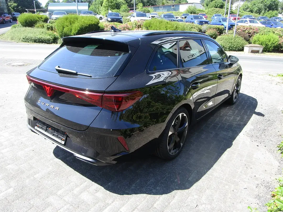 CUPRA Leon - Thumbnail 2