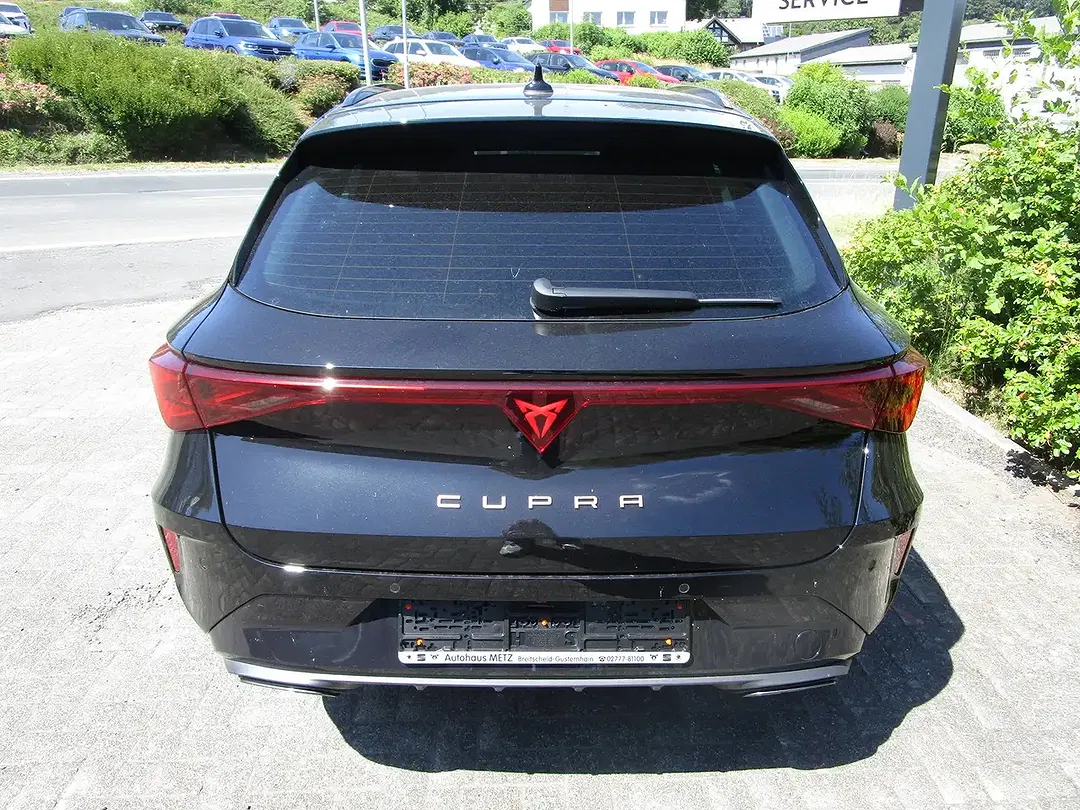 CUPRA Leon - Thumbnail 3