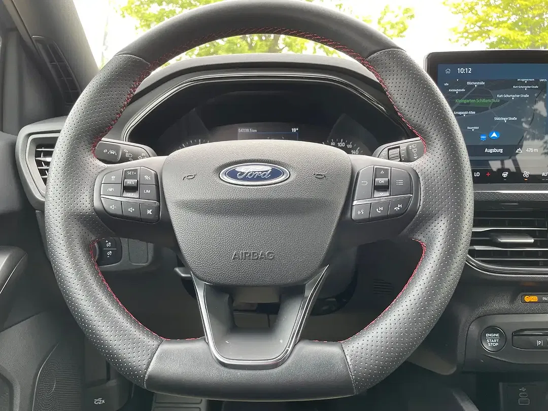 Ford Focus - Thumbnail 15