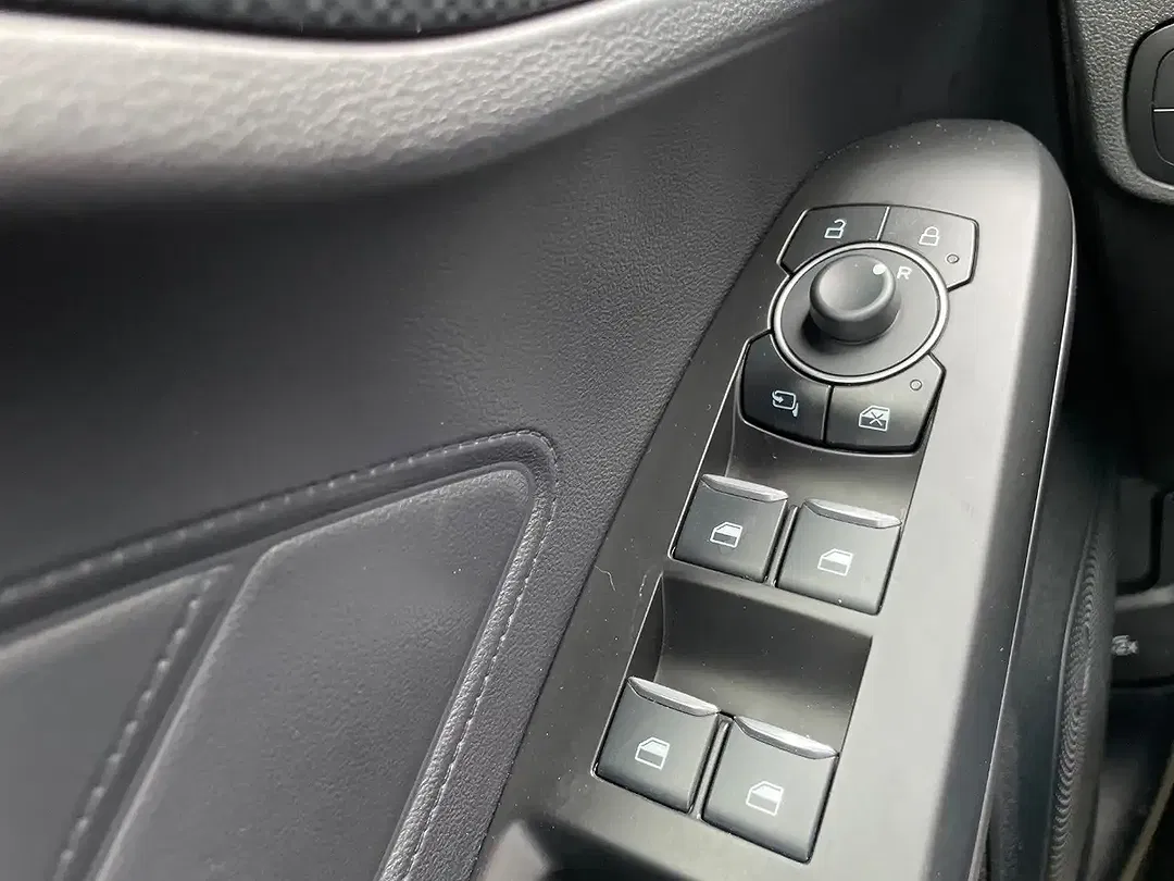 Ford Focus - Thumbnail 18