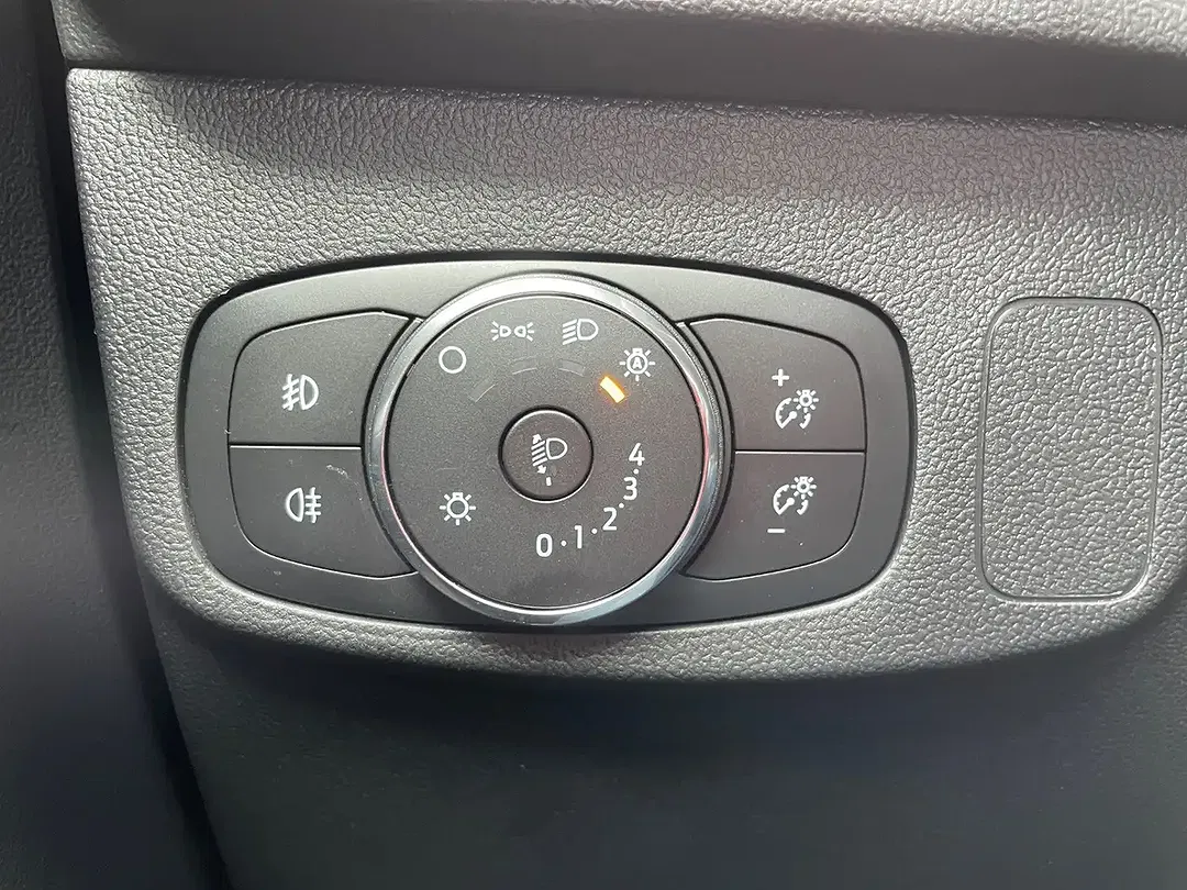 Ford Focus - Thumbnail 19