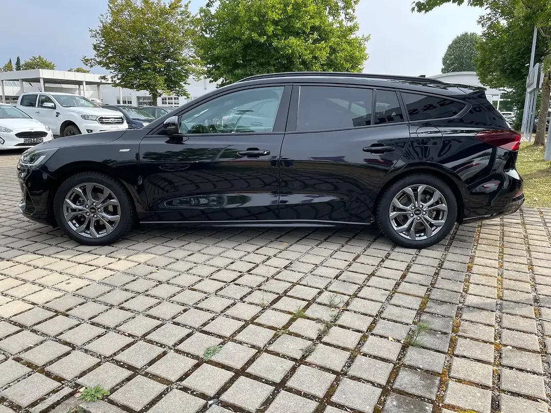 Ford Focus - Thumbnail 24