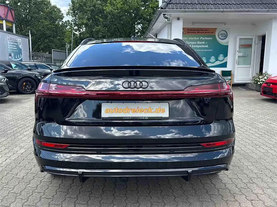 Audi e-tron - Thumbnail 6