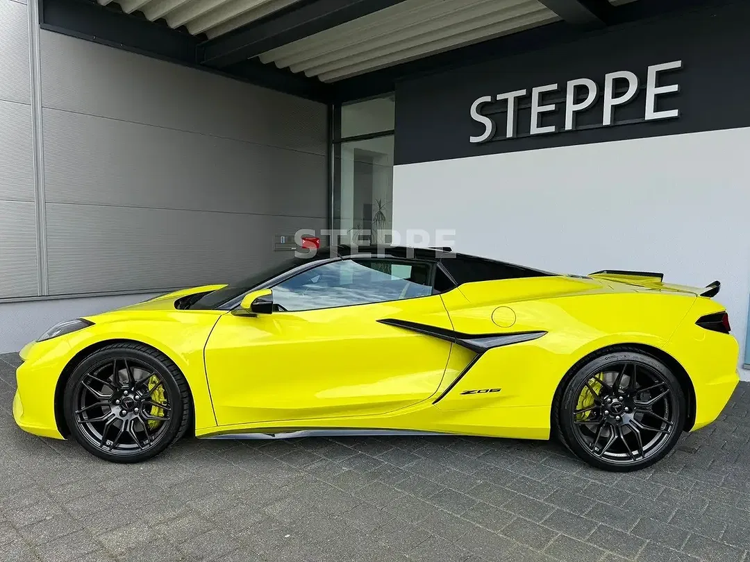 Corvette Z06 - Thumbnail 3
