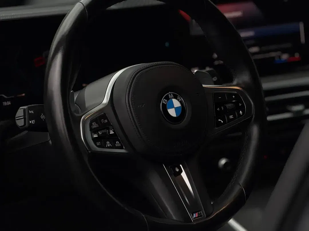 BMW 330 - Thumbnail 13