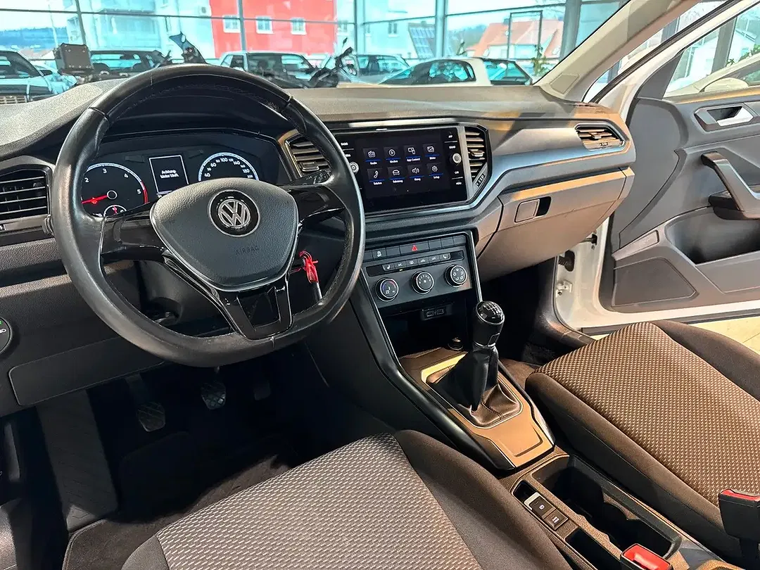 Volkswagen T-Roc - Thumbnail 12