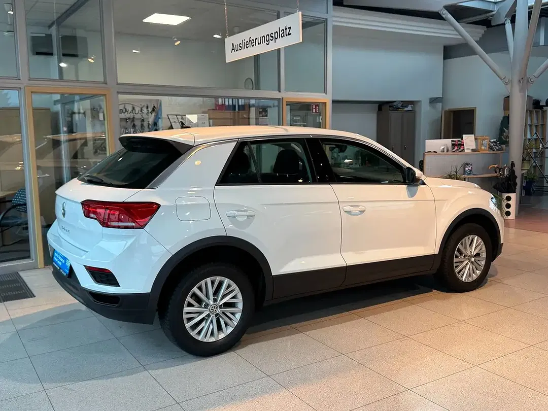 Volkswagen T-Roc - Thumbnail 3