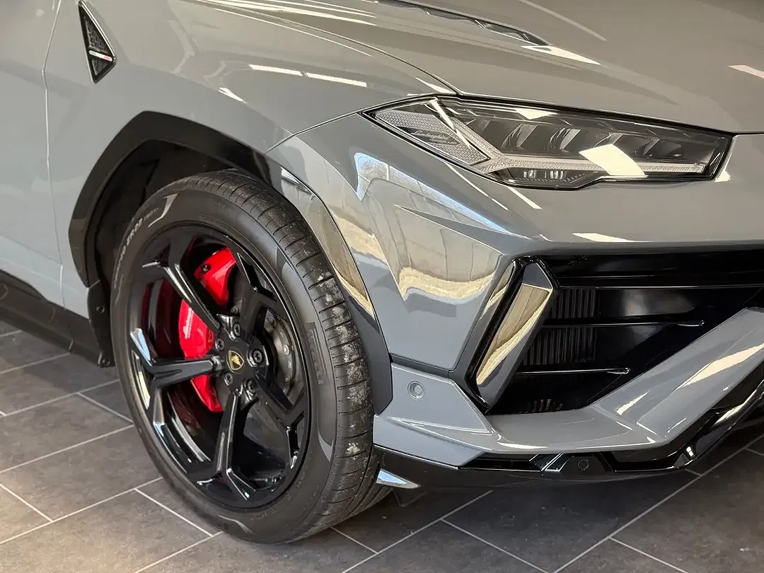 Lamborghini Urus - Thumbnail 17