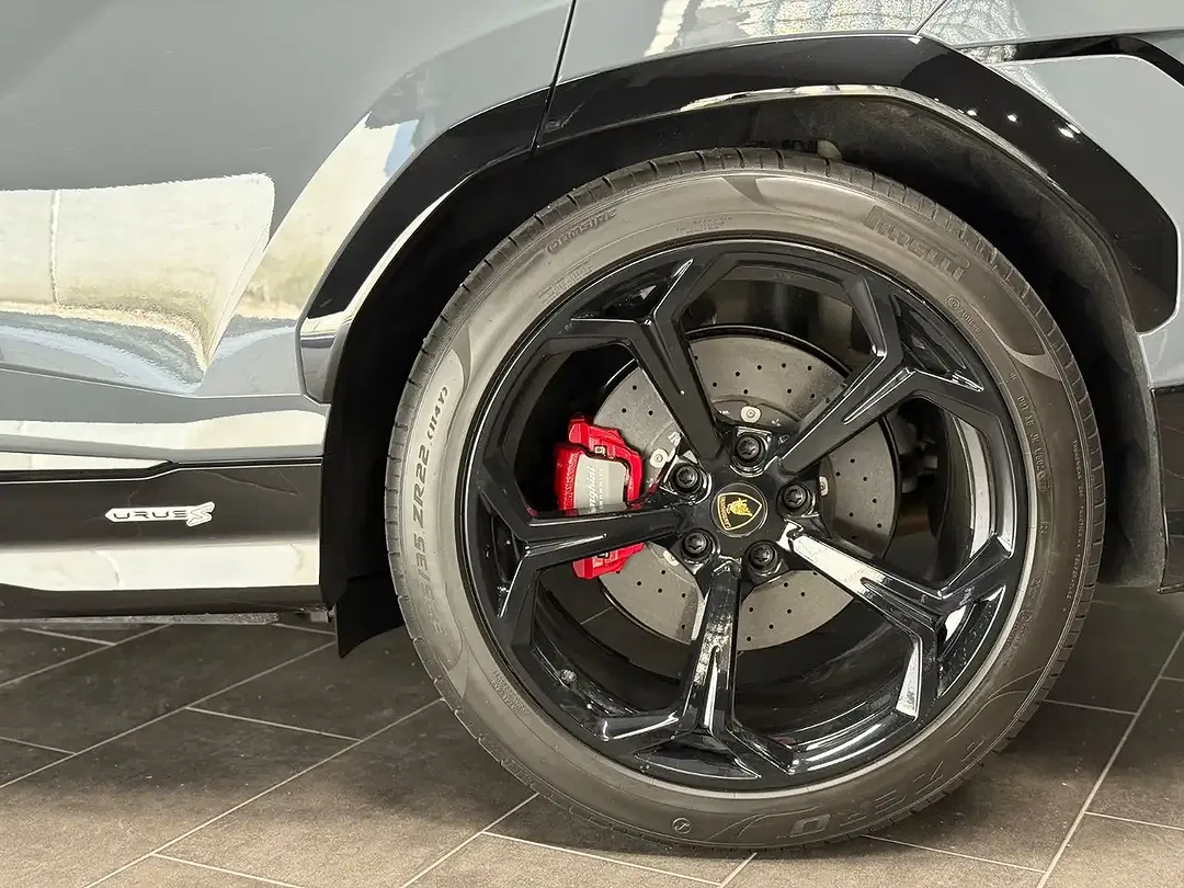 Lamborghini Urus - Thumbnail 19