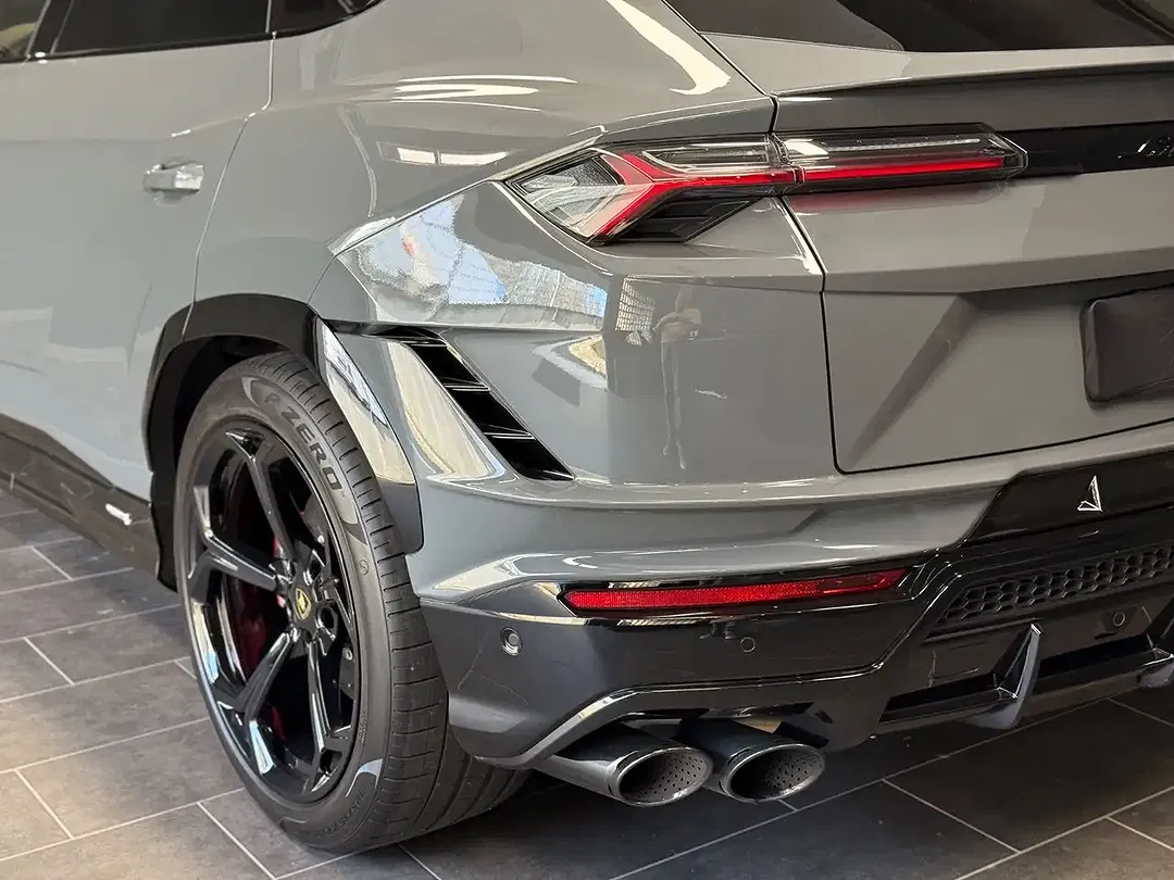 Lamborghini Urus - Thumbnail 5