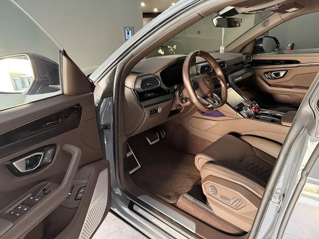 Lamborghini Urus - Thumbnail 8