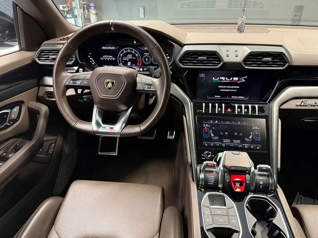 Lamborghini Urus - Thumbnail 9