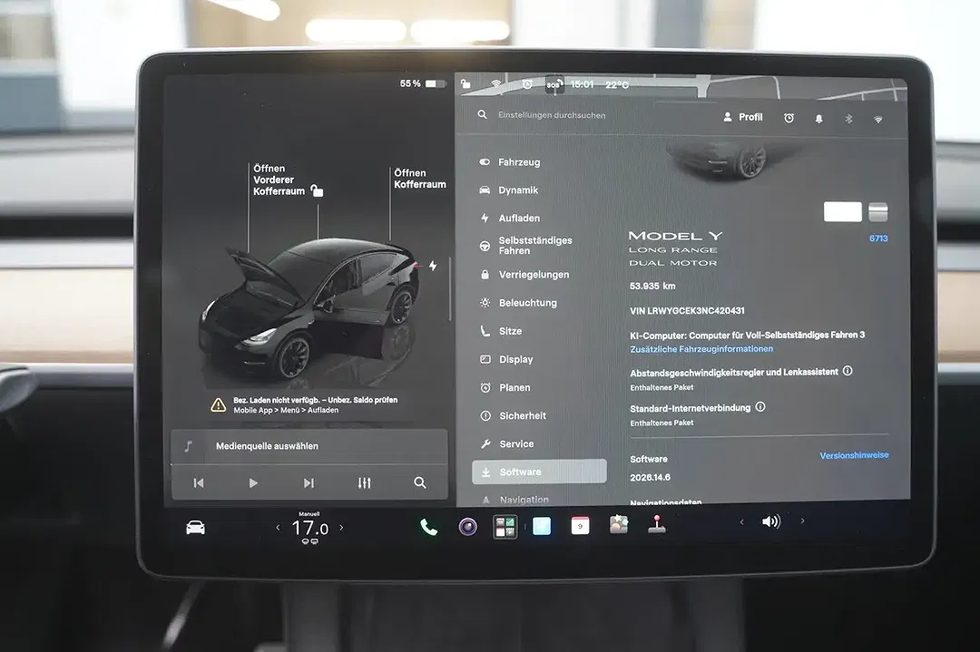 Tesla Model Y - Thumbnail 11