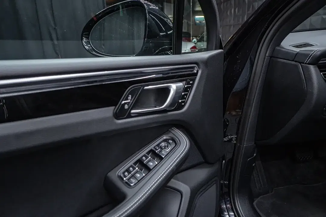 Porsche Macan - Thumbnail 19