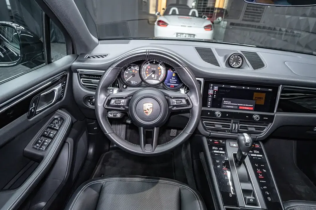 Porsche Macan - Thumbnail 25