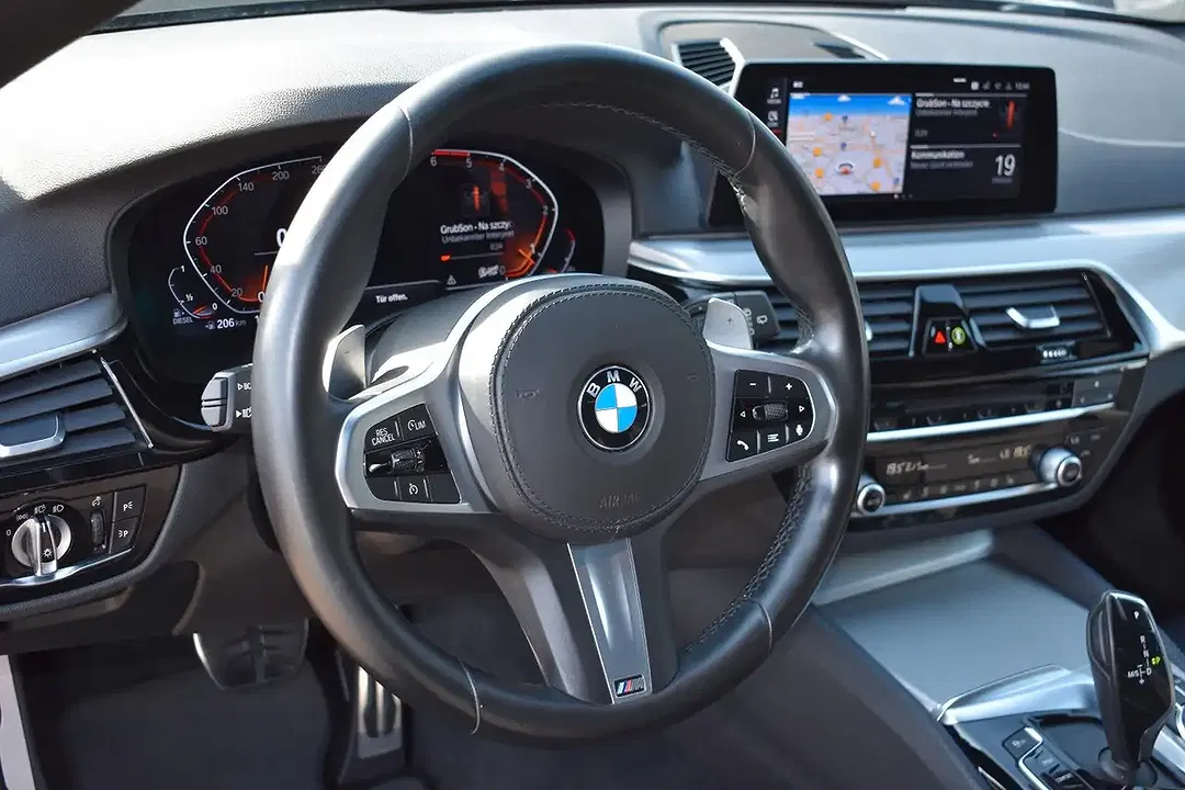 BMW 520 - Thumbnail 9
