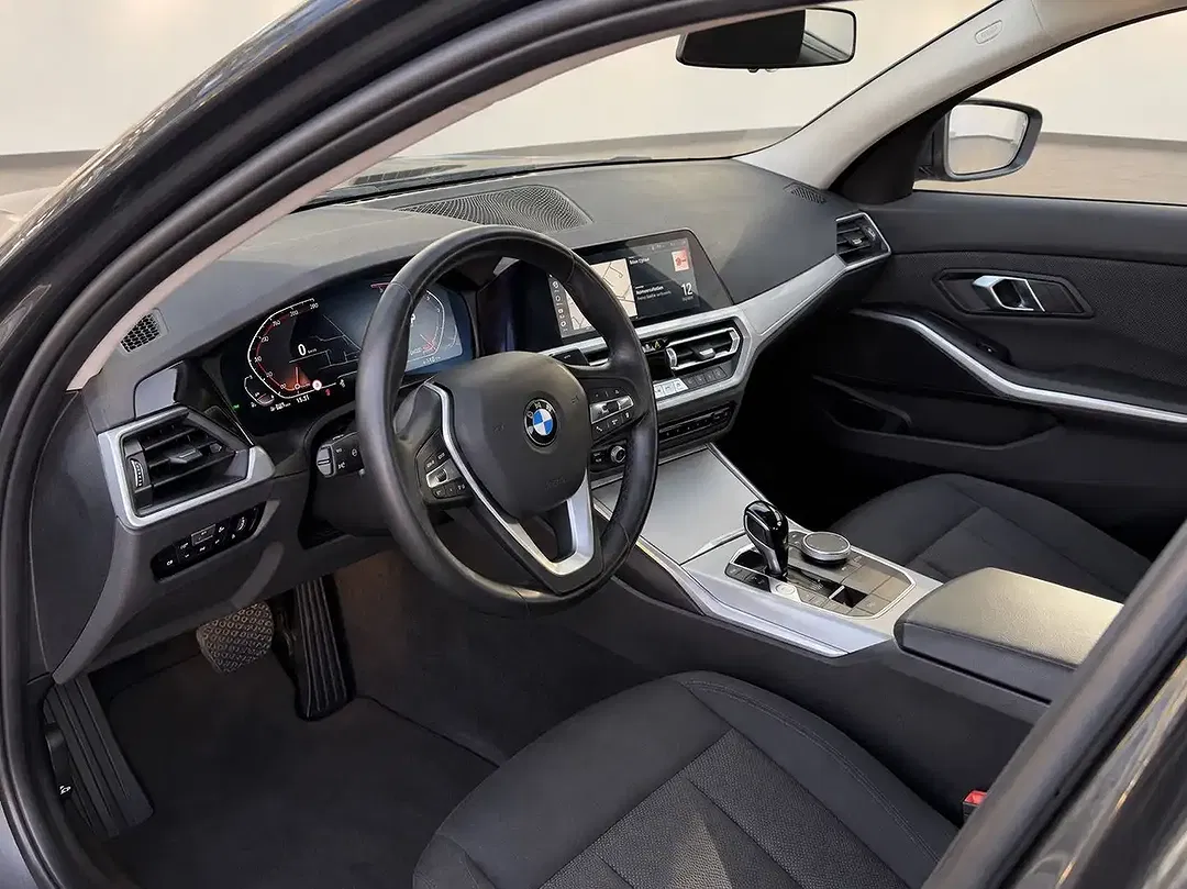 BMW 320 - Thumbnail 7