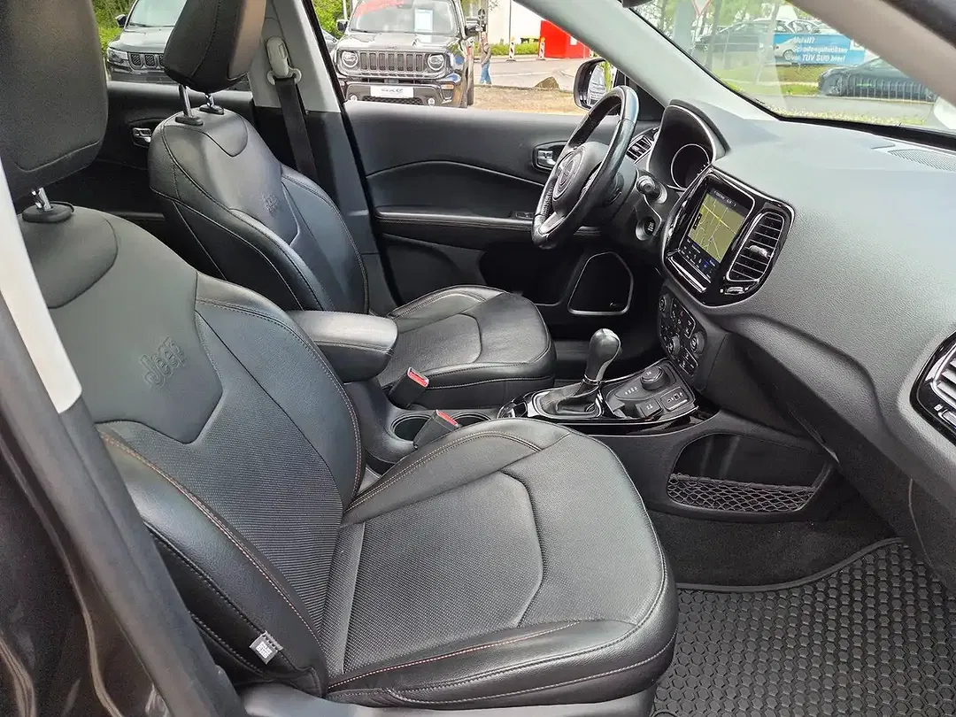 Jeep Compass - Thumbnail 11