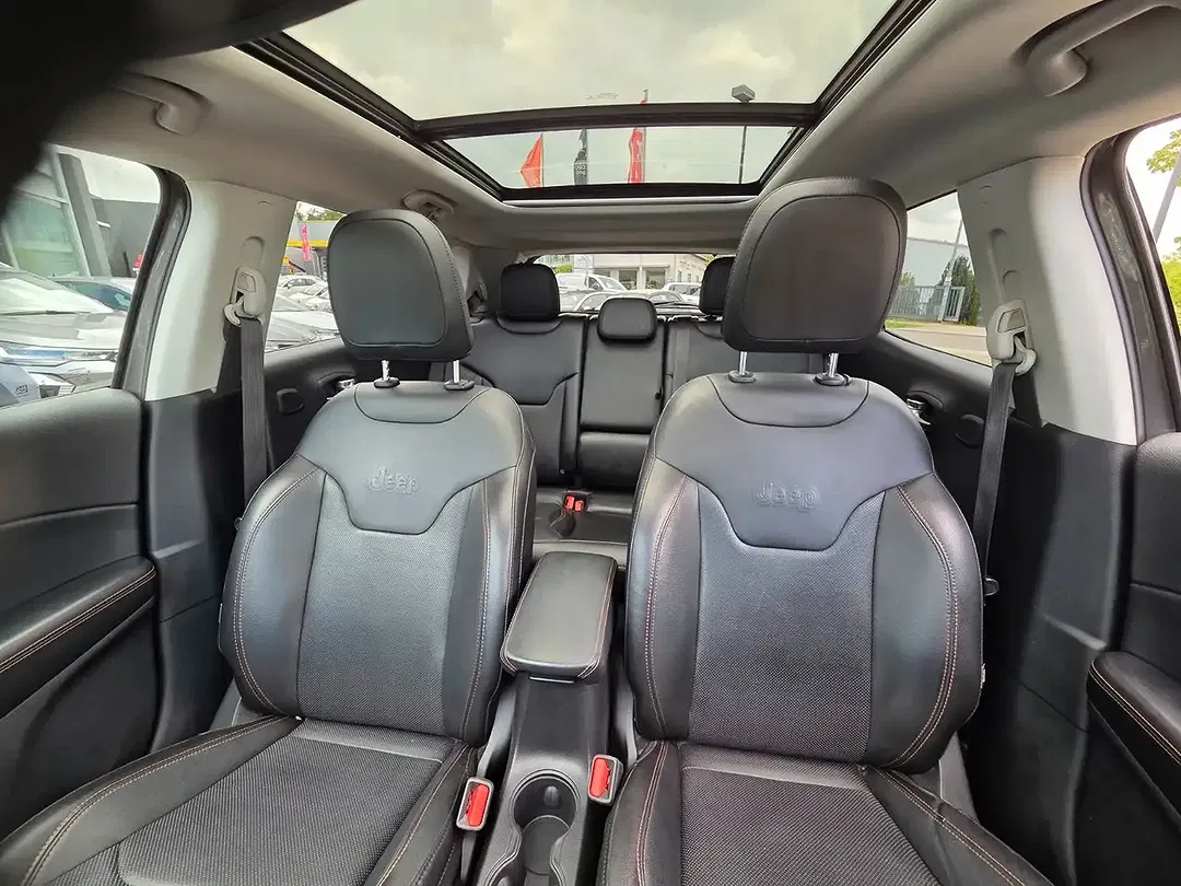 Jeep Compass - Thumbnail 13