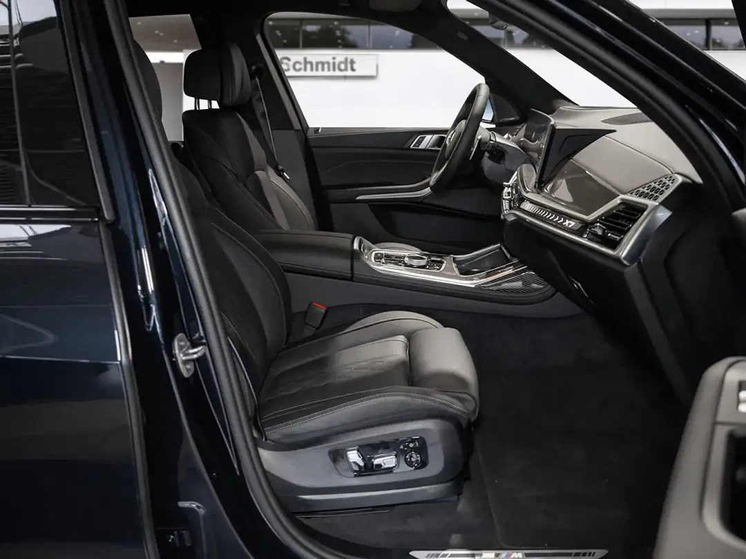 BMW X7 - Thumbnail 3