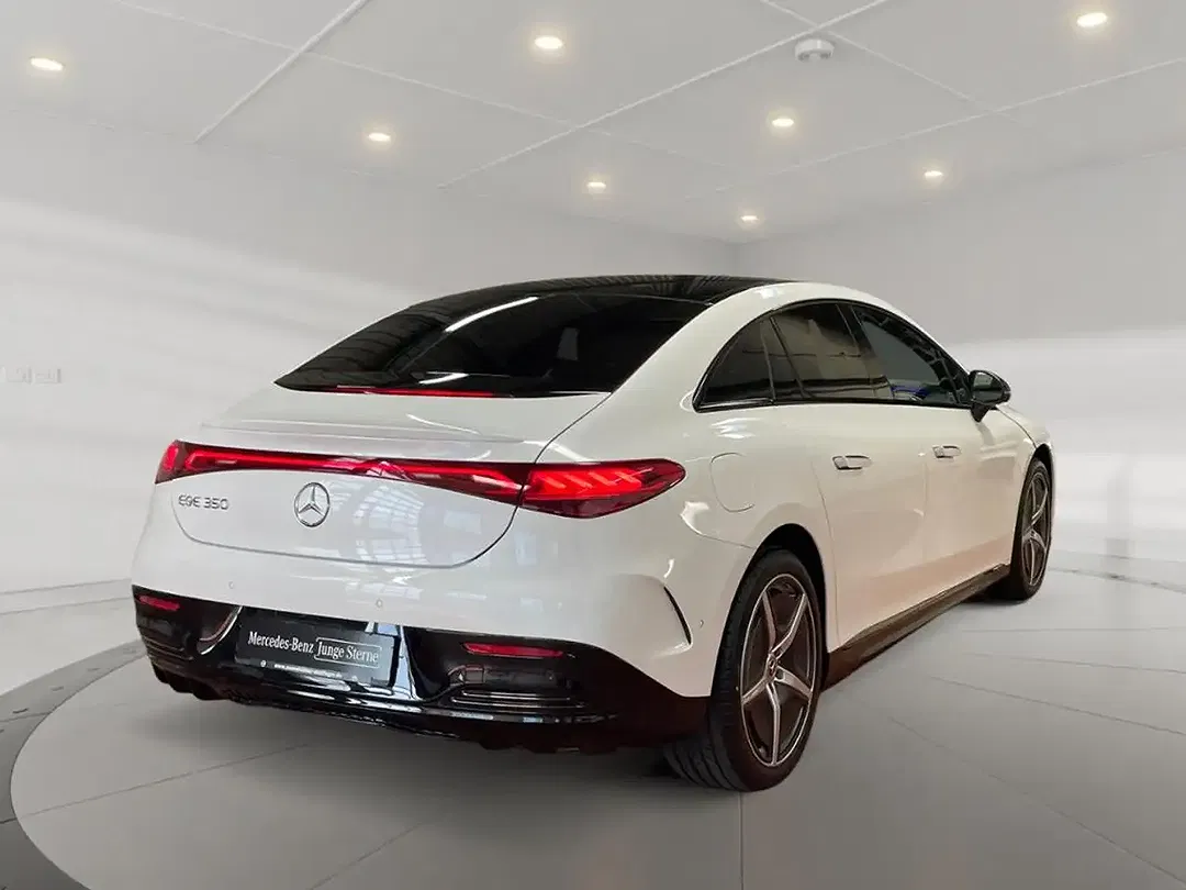 Mercedes-Benz EQE 350 - Thumbnail 2