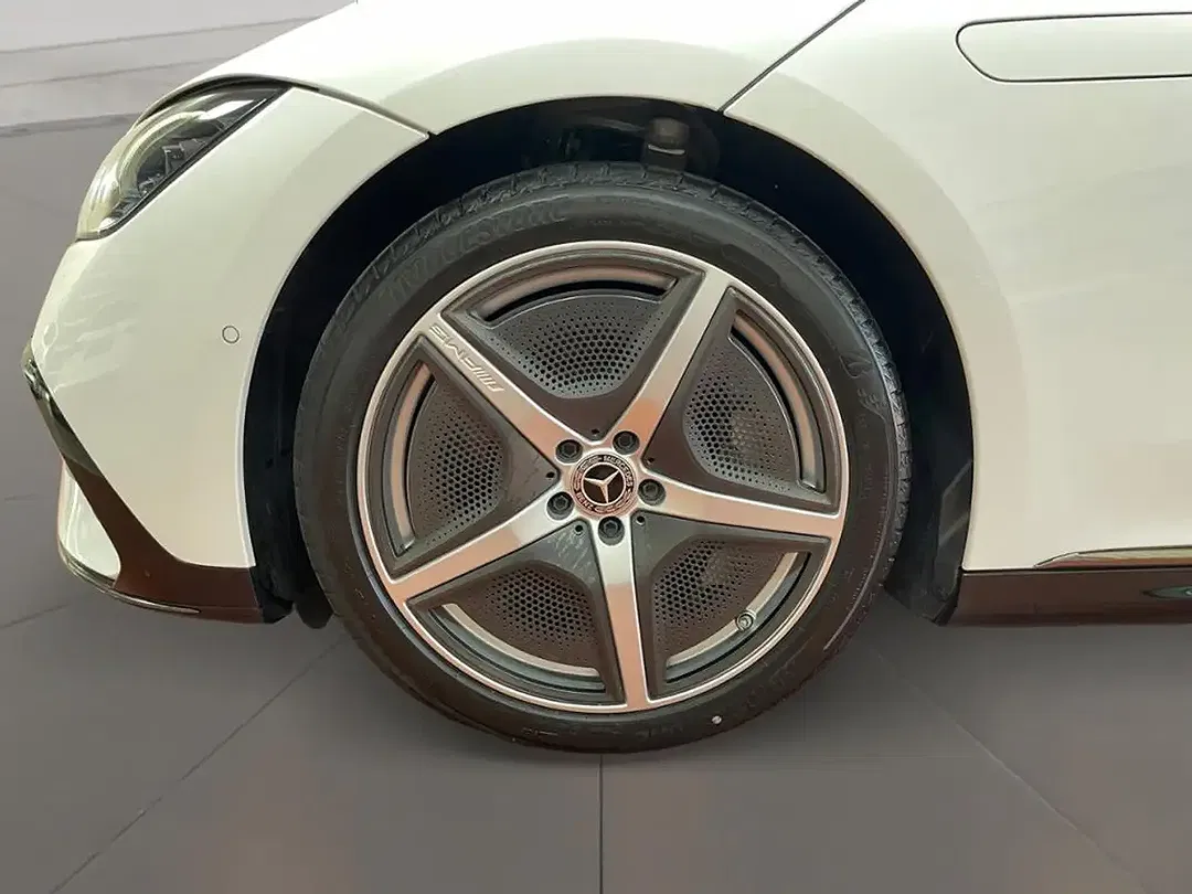 Mercedes-Benz EQE 350 - Thumbnail 6