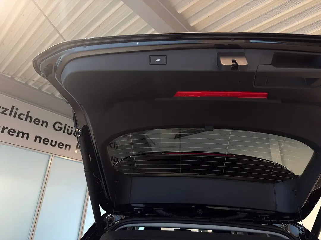 Volkswagen Tiguan - Thumbnail 15