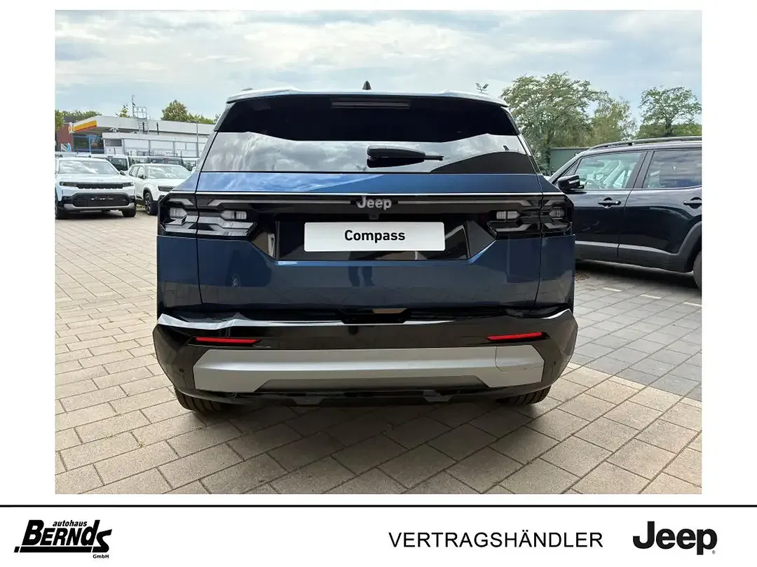 Jeep Compass - Thumbnail 4