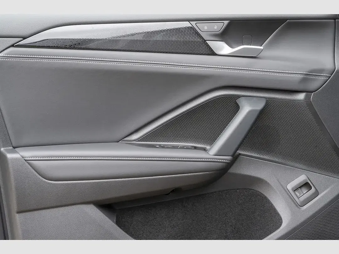 Volkswagen Tiguan - Thumbnail 14