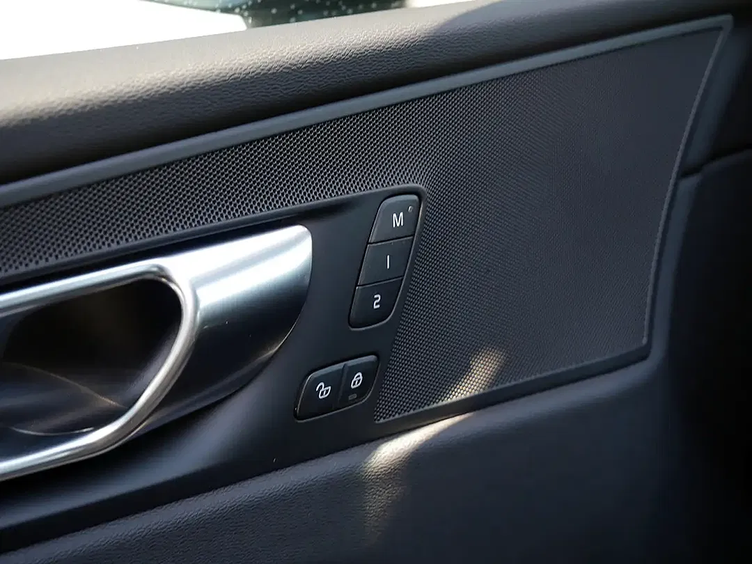 Volvo XC60 - Thumbnail 13