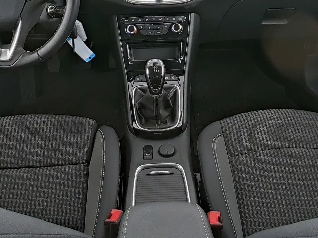 Opel Astra - Thumbnail 9