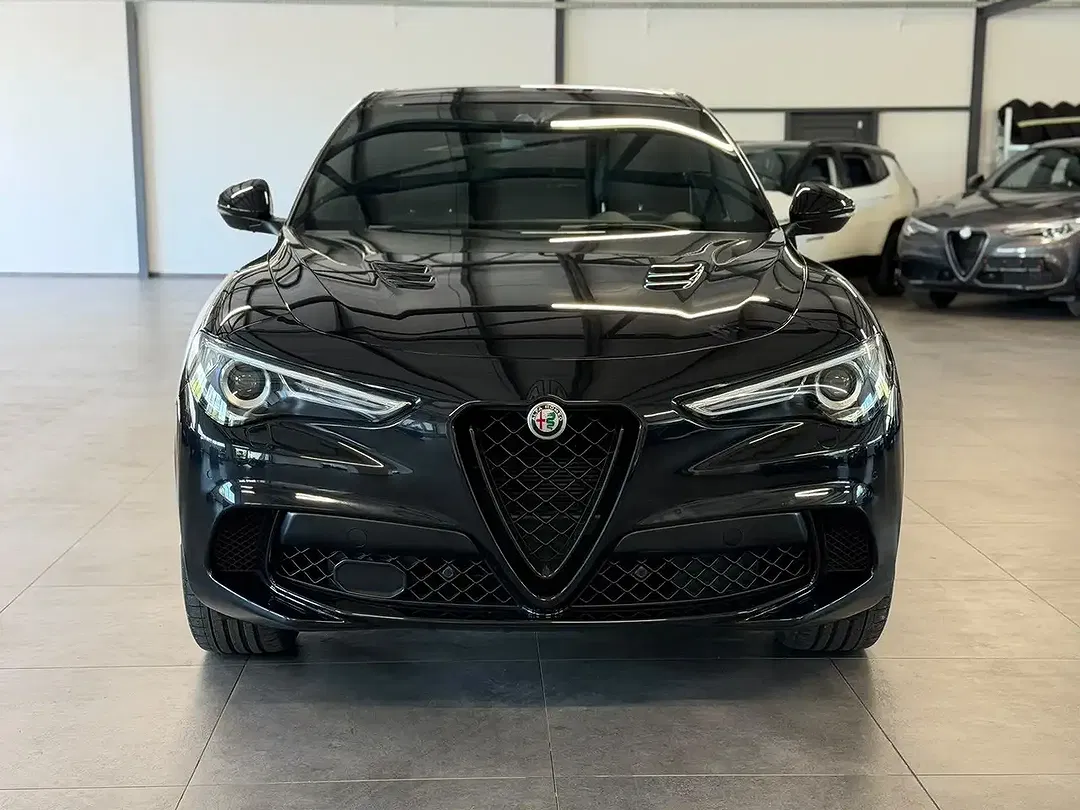 Alfa Romeo Stelvio Q4 Quadrifoglio - foto 2