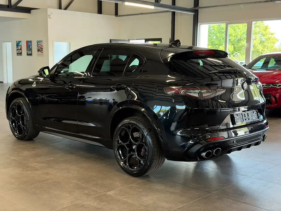 Alfa Romeo Stelvio - Thumbnail 5