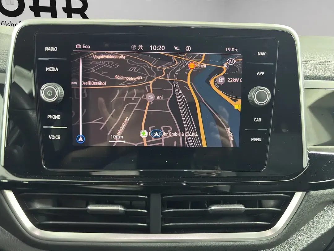 Volkswagen T-Roc - Thumbnail 12
