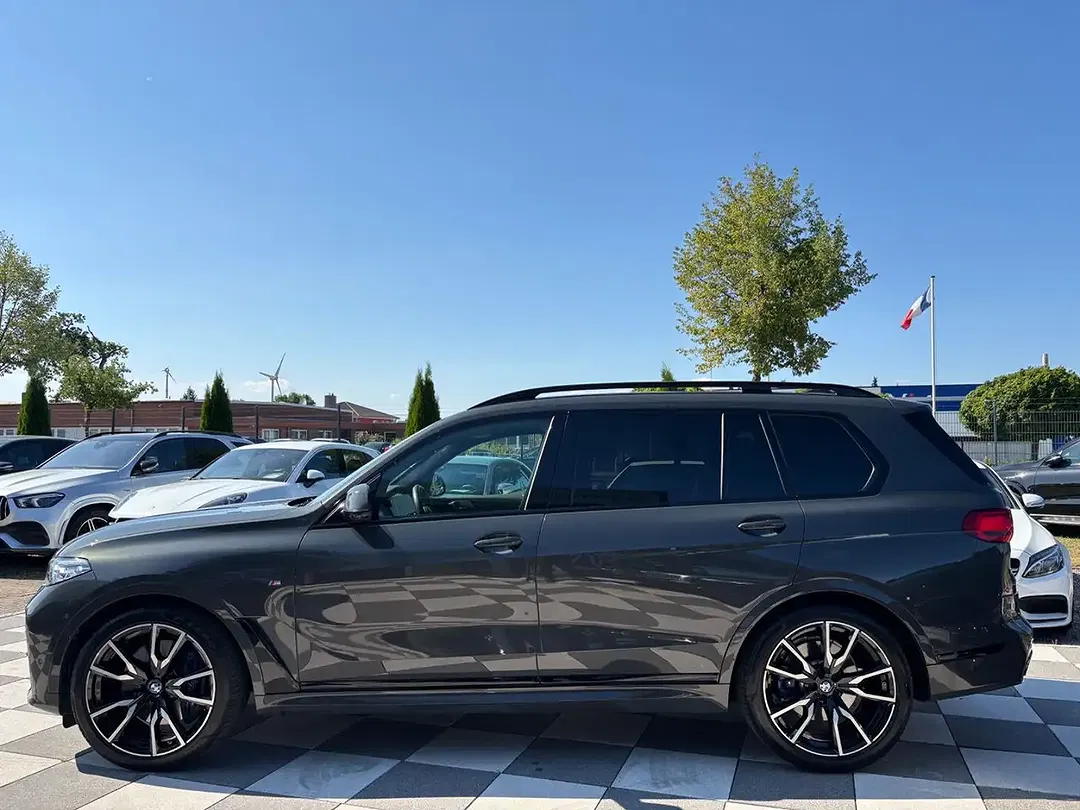 BMW X7 - Thumbnail 4