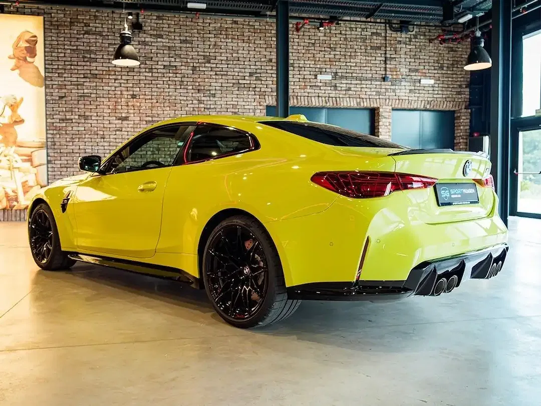BMW M4 - Thumbnail 5