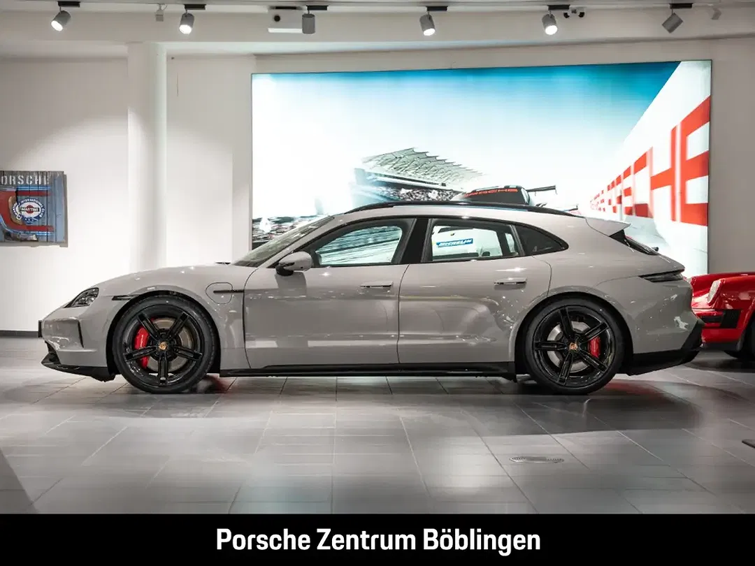 Porsche Taycan GTS Sport Turismo - foto 2