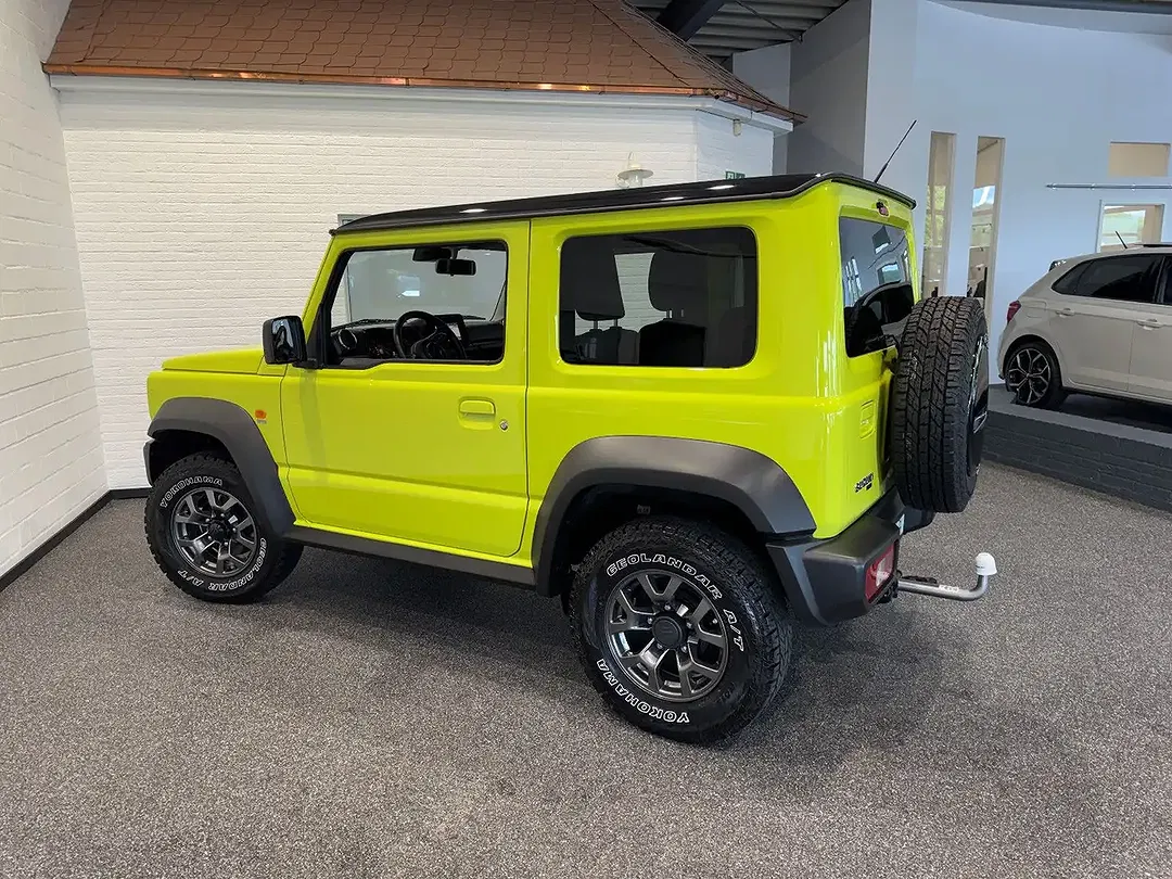 Suzuki Jimny - Thumbnail 5