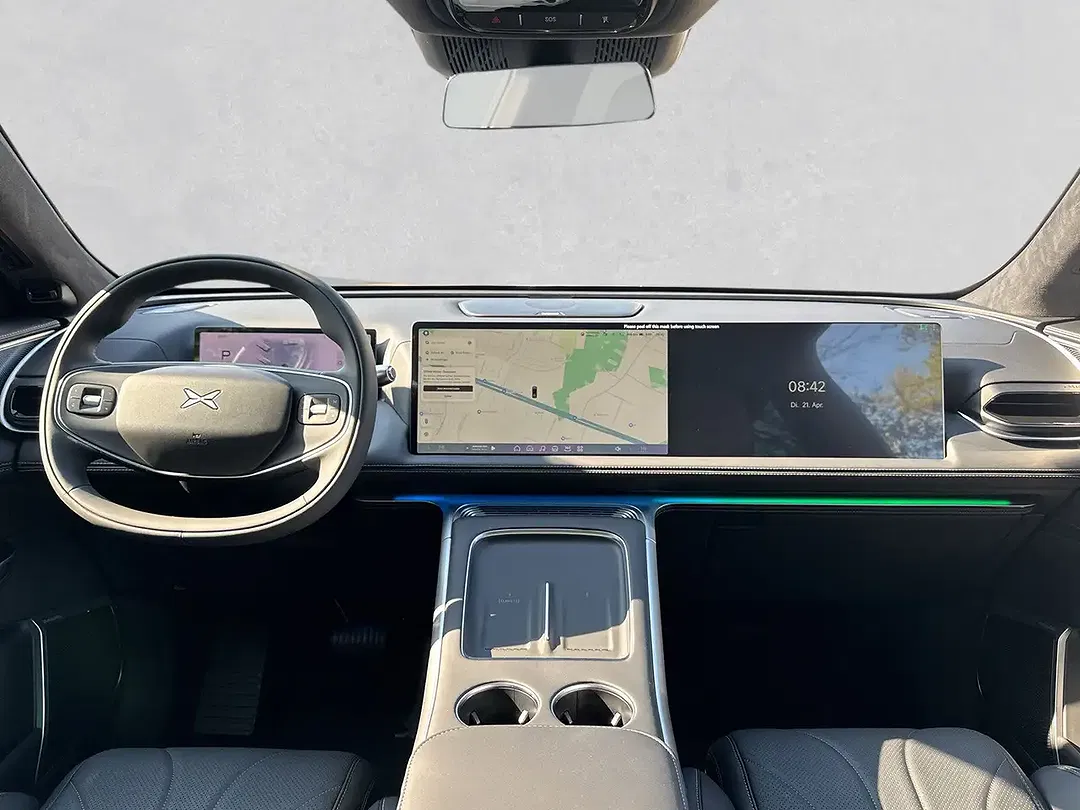 Xpeng G9 - Thumbnail 4