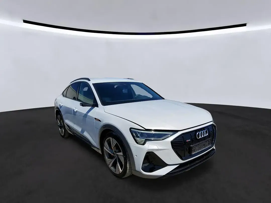 Audi e-tron - Thumbnail 4